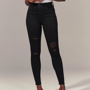 ❌SOLD Abercrombie ripped black jeans